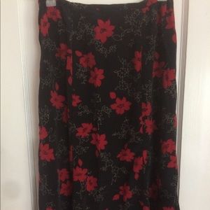 Long floral skirt, trumpet style